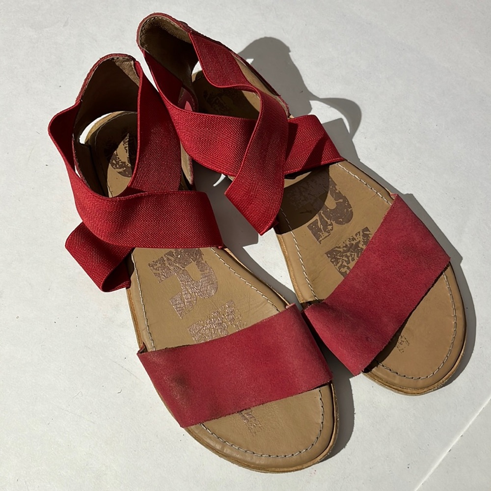Sorel womens red leather sandals shoes sz 9.5 flip flops slides